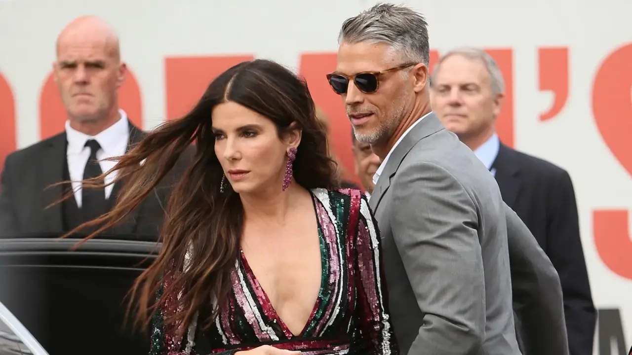 Sandra Bullock honours late partner Bryan Randall, releases his ashes in Wyoming Sandra Bullock and Randall