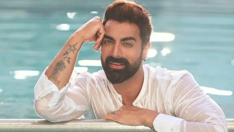 Khatron Ke Khiladi 12 Grand Finale: Choreographer Tushar Kalia lifts the trophy Khatron Ke Khiladi