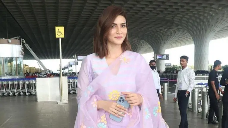 Adipurush trailer launch: Kriti Sanon decks up in salwar kameez, heads out to Hyderabad adipurush trailer launch