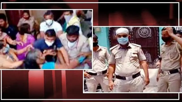 Delhi: Residents of containment zone attack cops,volunteers over barricade removal COVID-19