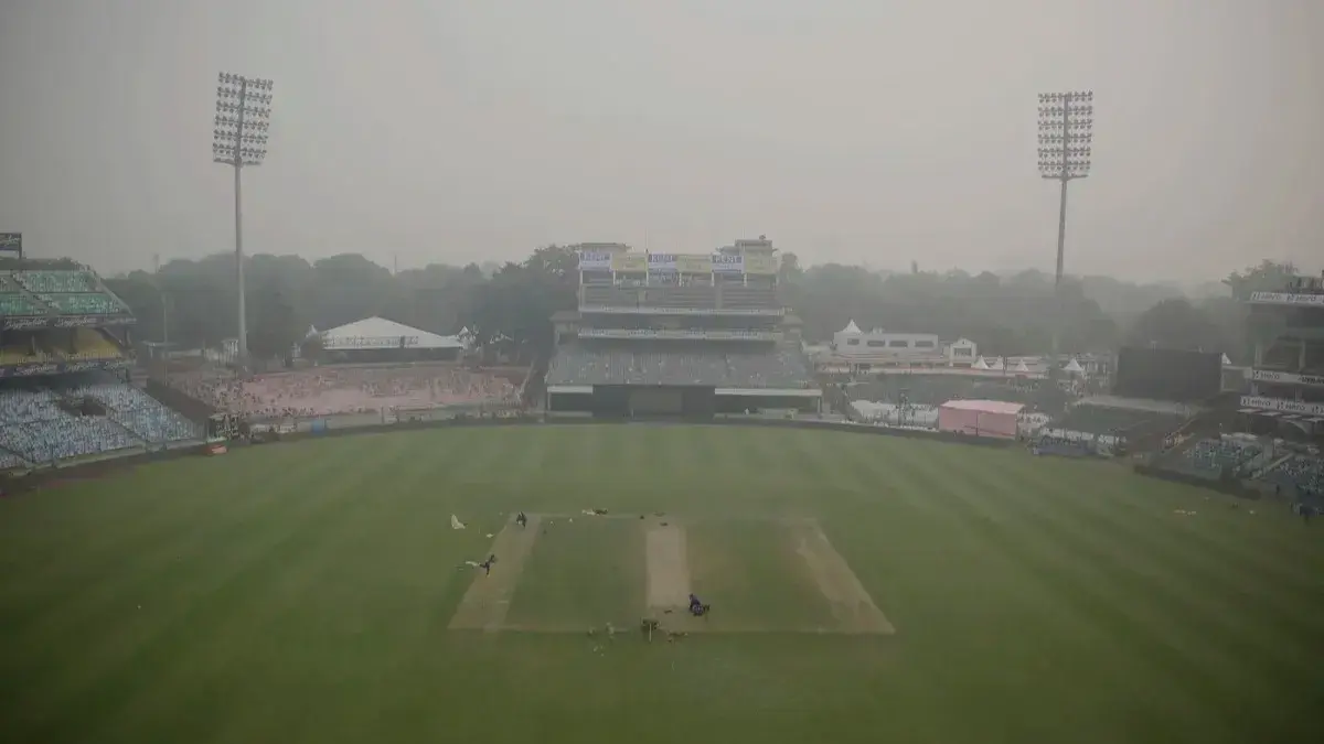 Arun Jaitley Stadium covered in smog ahead of a match