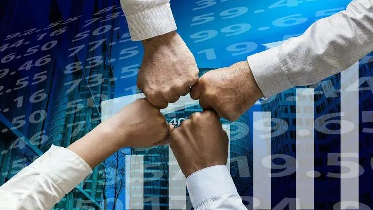 Top 10% of wealthiest Americans own nearly 90% of US stocks, reports Federal Reserve US