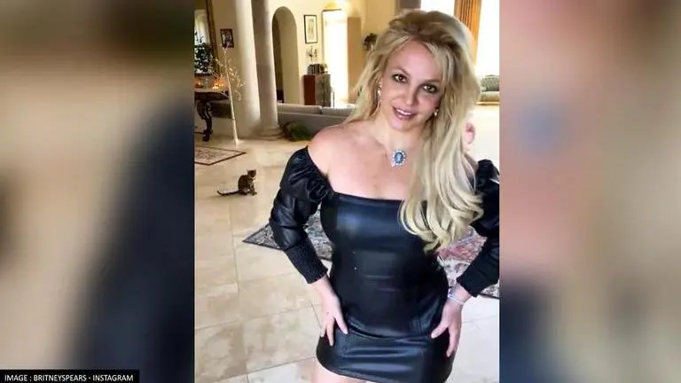 Britney Spears opposes mom's request seeking $660,000 in conservatorship-related legal fee Britney Spears