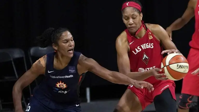 Thomas returns from shoulder injury to lead Sun past Aces