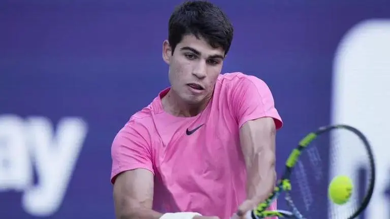 Carlos Alcaraz, Taylor Fritz advance to Miami Open 3rd round Carlos Alcaraz