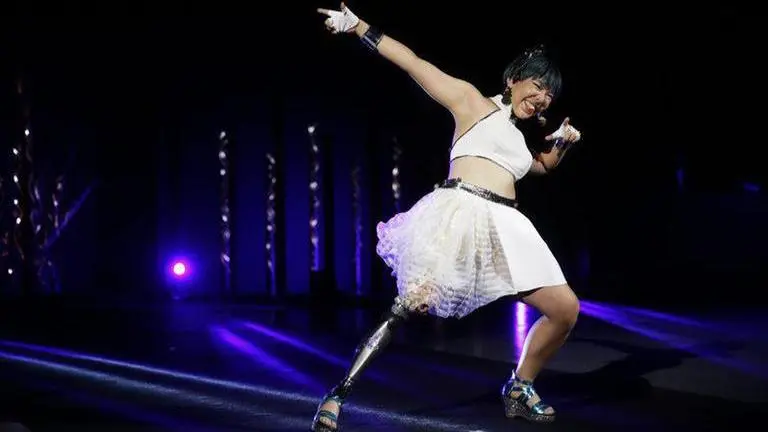 Amputee fashion show in Japan features Paralympic athletes