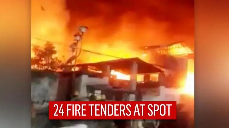 Major blaze in Kolkata's Bagbazar, 24 fire tenders at spot