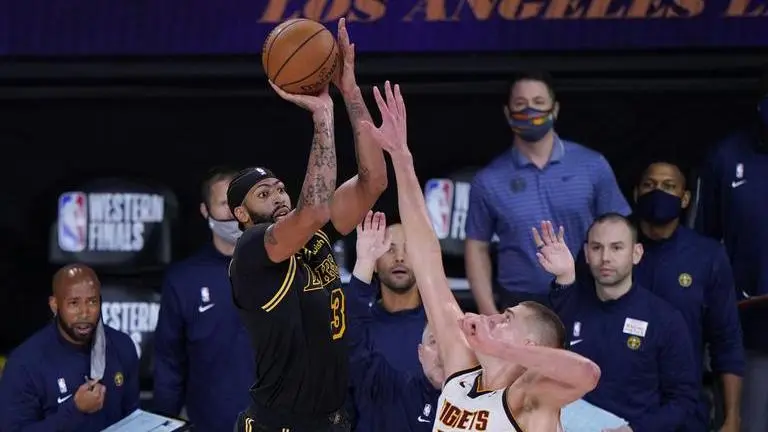 Anthony Davis hits 3 at buzzer as Lakers edge Nuggets for 2-0 lead