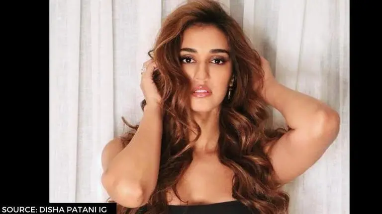 Disha Patani flaunts her toned body in a recent workout video; fans say "so strong" Disha Patani