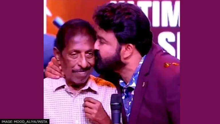Mohanlal, Sreenivasan's heartwarming video from recent award function wins fans' hearts Mohanlal