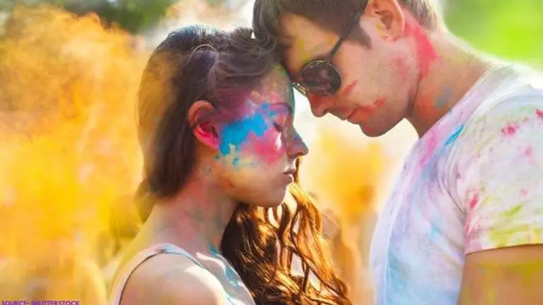 Holi wishes for wife: Bind your words right to greet your loved-one on this special day holi wishes for wife