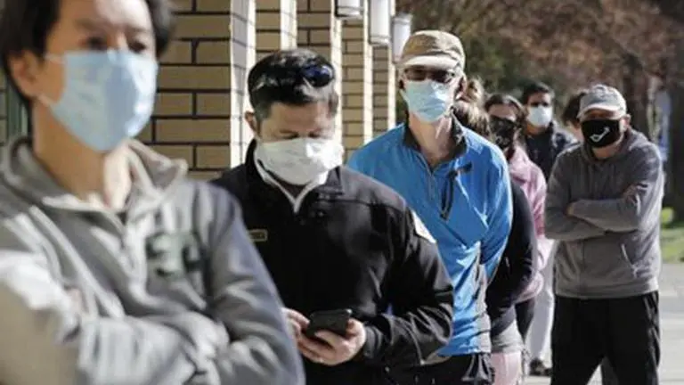 Inmates in Bolivia prison riot demand doctors