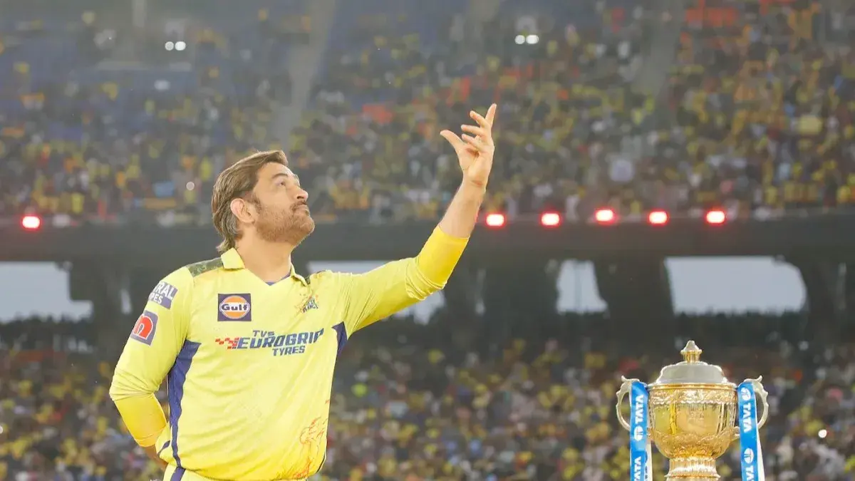 MS Dhoni flips a coin during toss in the IPL 2023 final