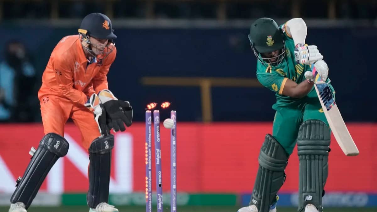 Temba Bavuma gets taken down after Netherlands' Roelof van der Merwe