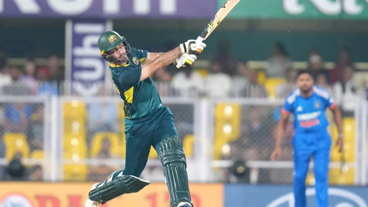  Glenn Maxwell's blistering hundred helped Australia to defeat India by five wickets in the third T20I