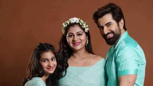 Bengali actor Jeet, wife Mohna Madnani blessed with baby boy Jeet and Mohna