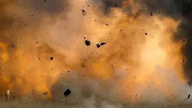 West Bengal: Three school students injured in a crude bomb blast in Baruipur area West Bengal