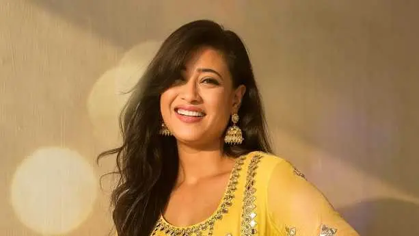 2 तलाक के बाद तीसरी बार दुल्हनिया बनीं श्वेता? Bigg Boss फेम एक्टर संग 'शादी की तस्वीरें' वायरल Shweta Tiwari