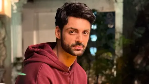 Do Kaudi Ke TV Actors: Karan Wahi Claims He Was 'Abused, Chased' By Stranger On Mumbai Streets A file photo of Karan Wahi