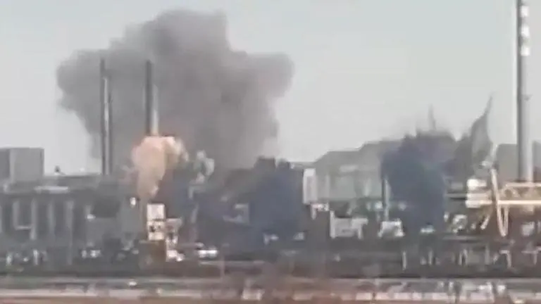 Russia strikes one of Europe's largest steel plants in Ukraine's Mariupol; video surfaces Azovstal