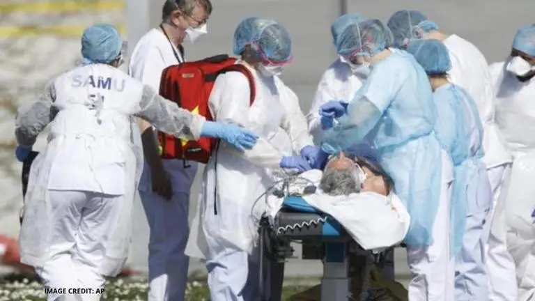 Morocco makes face masks compuslory due to coronavirus outbreak Morocco makes wearing face masks compulsory when travelling