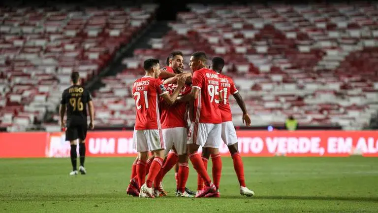 Benfica wins to keep Porto from clinching Portuguese title