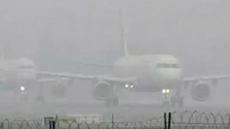 Bad weather disrupts flight operations at Srinagar airport, 15 flights cancelled Srinagar