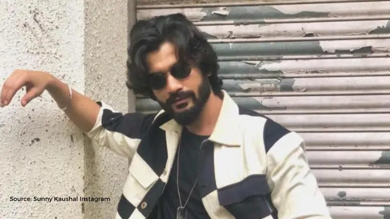Sunny Kaushal tries his hand at 'travel blogging' in latest post; Watch Sunny Kaushal