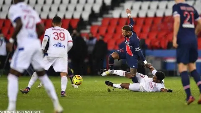 Neymar injury: Lyon's Thiago Mendes receives death threats following tackle on PSG star Neymar injury