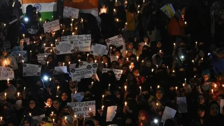 Massive anti-CAA candle light march from Jamia univ gate to Shaheen Bagh; poets gather Candle March