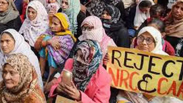 Lucknow anti-CAA protests: Policemen accused of taking away blankets, deny charge