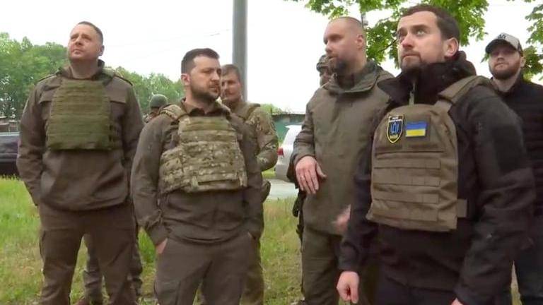 Zelenskyy visits frontline soldiers in kharkiv region, inspects infrastructure damage