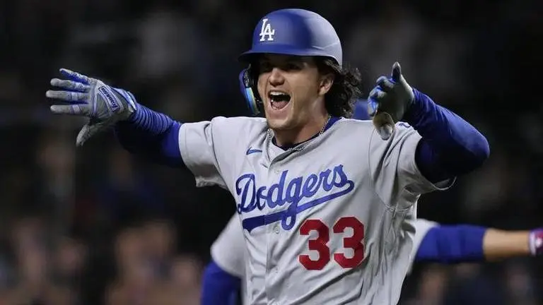 MLB Scores: James Outman hits grand slam as Los Angeles Dodgers beat Chicago Cubs 6-2 James Outman hits grand slam as Dodgers beat Cubs 6-2
