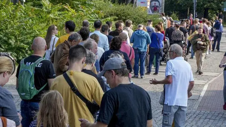 Berlin's first conservative mayor in 22 years takes office following state election