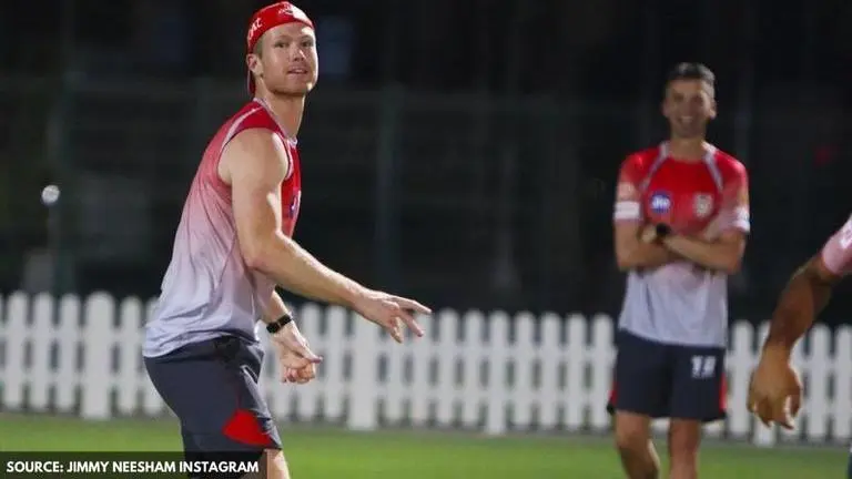 Mitchell Starc insulted after Shubman Gill's dominance, Jimmy Neesham trolls fan for it Mitchell Starc