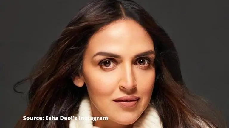Esha Deol shares video from her dubbing fora commercial; Asks viewers to 'stay healthy' Esha Deol's Instagram