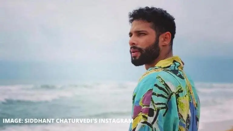 Siddhant Chaturvedi twists 'Runaway' challenge; says, 'my brain’s a weird place' Siddhant Chaturvedi