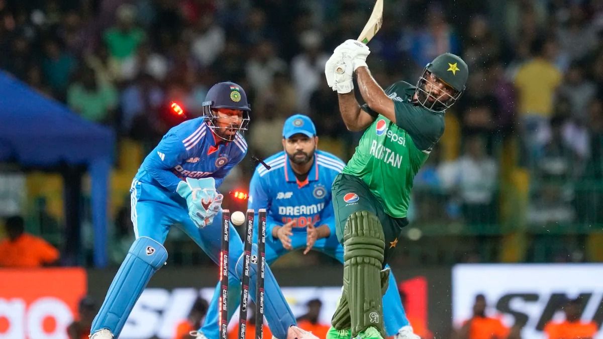 Fakhar Zaman is dismissed by Kuldeep Yadav as Rohit Sharma and KL Rahul look on during IND vs PAK Asia Cup 2023 game 