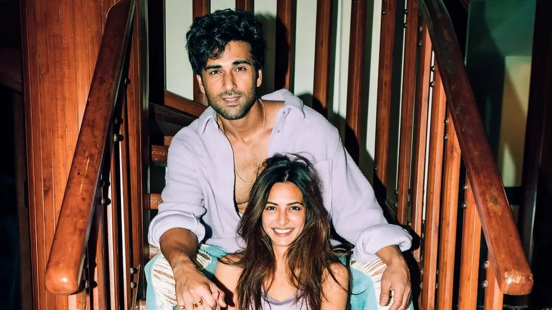 Pulkit Samrat-Kriti Kharbanda's Mumbai House Lit Up Ahead Of Their Delhi Wedding Kriti Kharbanda-Pulkit Samrat