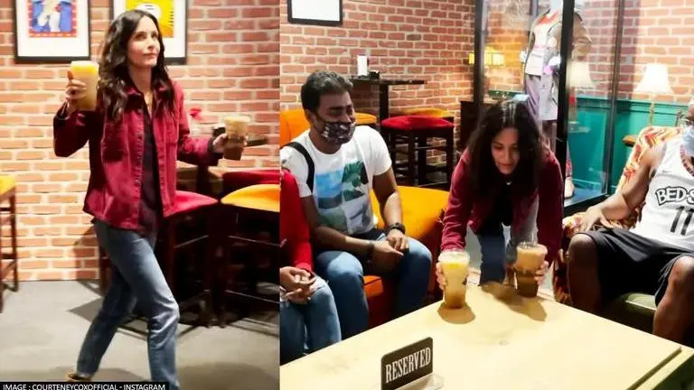 ‘Friends’ star Courteney Cox serves coffee to fans at Central Perk on Warner Bros lot Courteney Cox