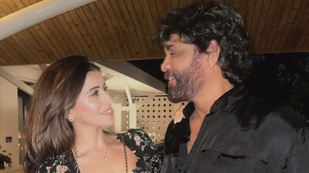 Nagarjuna Meets Manmadhudu Co-Star Anshu Ambani After 22 Years, Looks Into Her Eyes In Viral Photo Nagarjuna with Anshu Ambani
