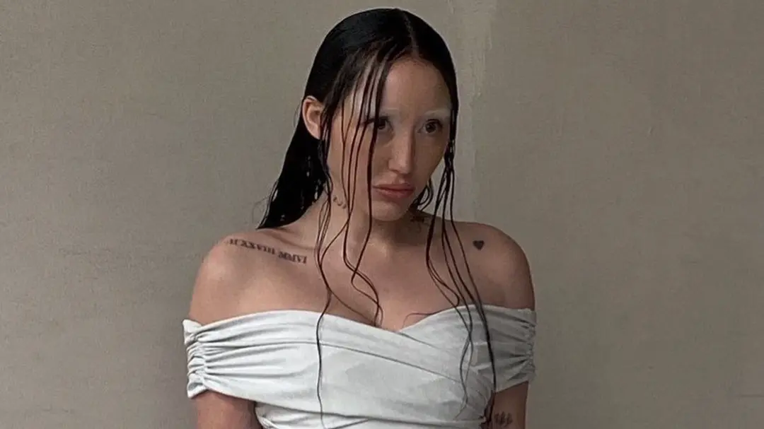 Noah Cyrus Blasts Troll Over Reference To Reported Love Triangle With Tish Cyrus, Dominic Purcell Noah Cyrus