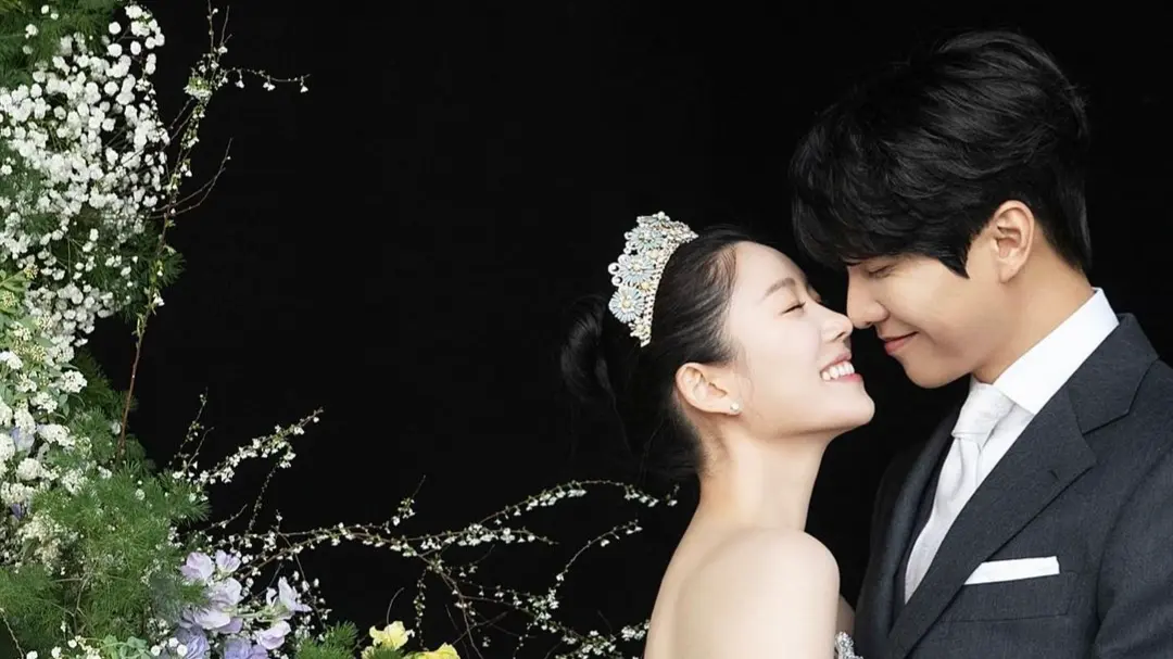 Lee Seung Gi, Lee Da In Celebrate 1st Wedding Anniversary With Daughter's Photos Lee Da In and Lee Seung Gi