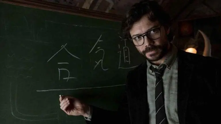 'Money Heist' star Alvaro Morte posts rare picture with sons to mark Father's Day in Spain Álvaro Morte