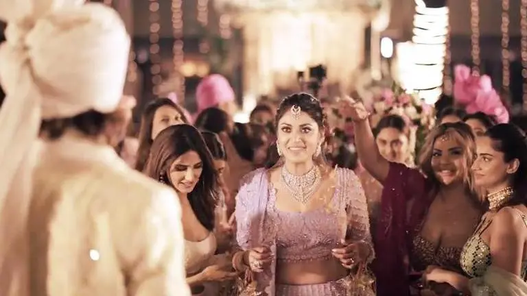 Aditya Seal surprises Anushka Ranjan with special song as she walks down the aisle | Watch Aditya Seal