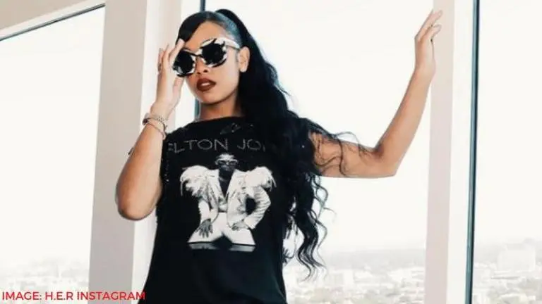 H.E.R. joins star-studded performer lineup for 2021 CMT Awards H.E.R.