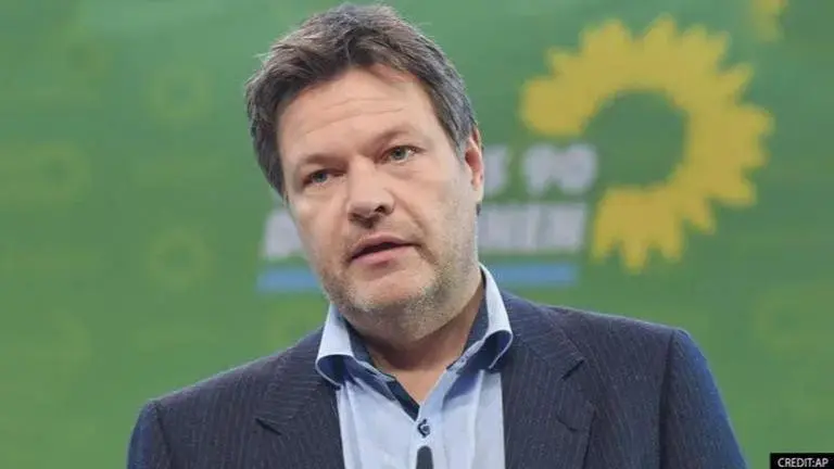 German Minister warns market prices might rise due to EU's oil embargo on Russia Germany