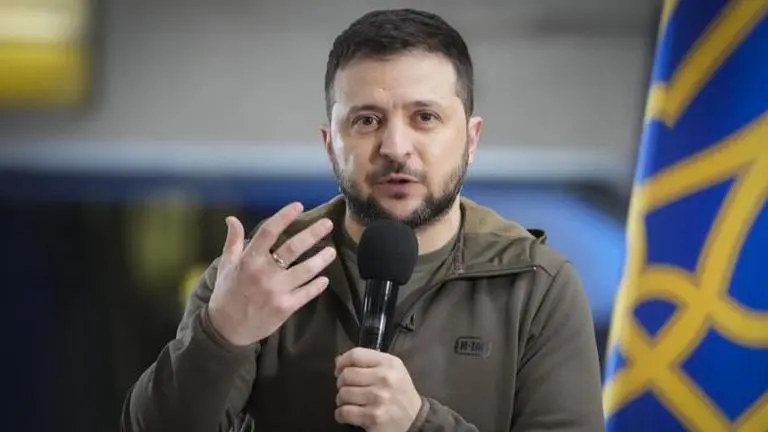 Steel plant under siege; Zelenskyy prepares for US officials Image: AP