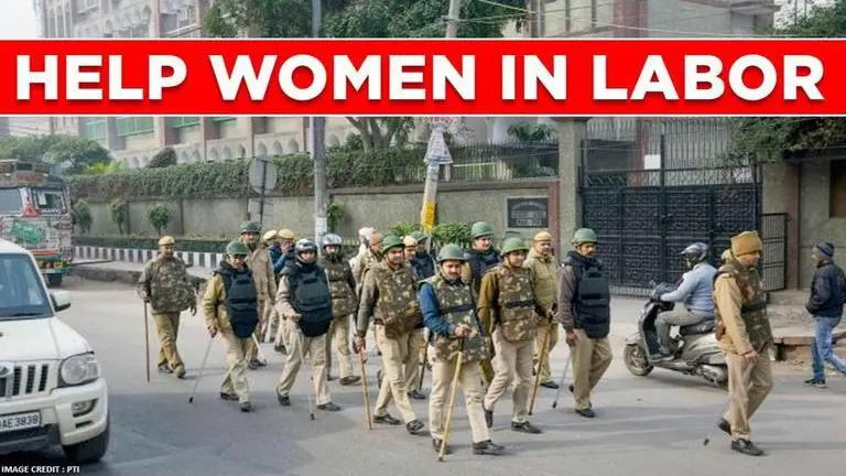 Amidst Coronavirus lockdown, Delhi Police lend a helping hand to women in labour Coronavirus