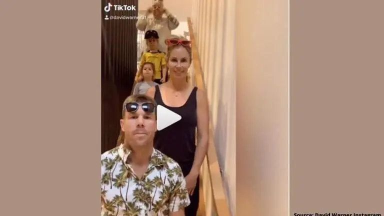 David Warner involves mother Lorraine with family in 'Banana Drop' TikTok video: Watch David Warner